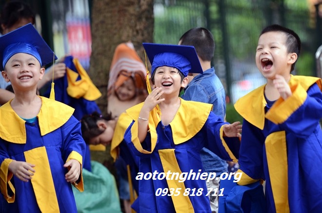 ao tot nghiep mam non 2022